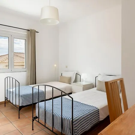 Fontinha By An Island Apartment *