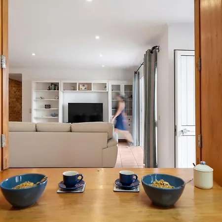 Apartment Fontinha By An Island