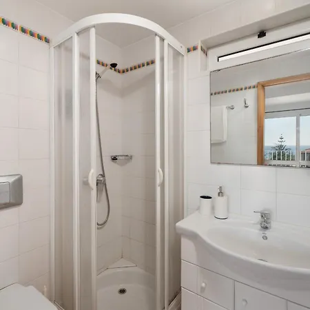 Fontinha By An Island Apartment *